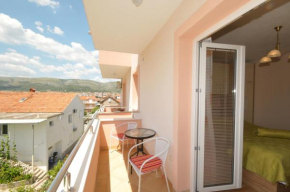 Отель Apartments Belas  Трогир